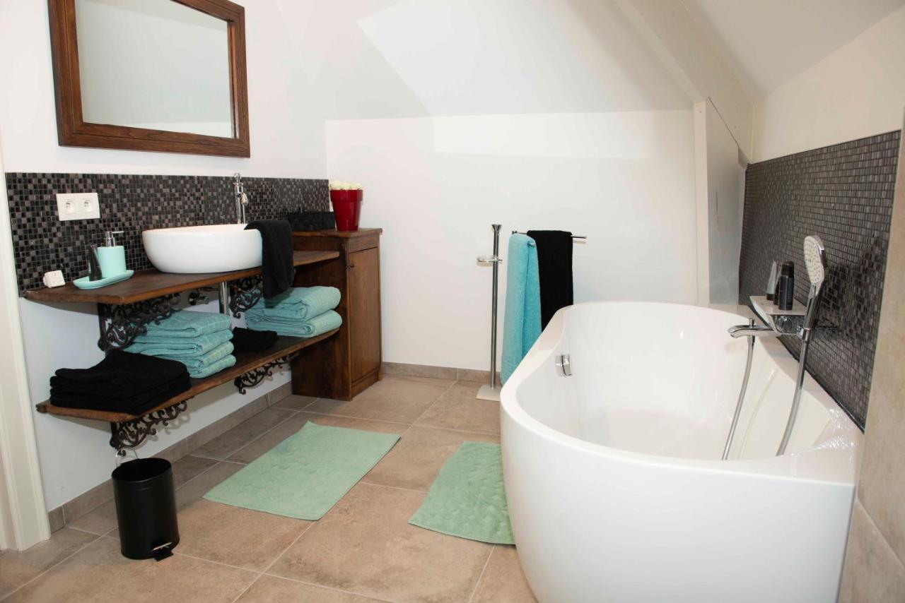 StudioBeerse met Sauna Zwembad en Spa Appartement Buitenkant foto